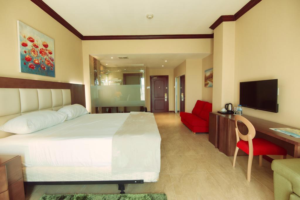 Ramada By Wyndham Princess Georgetown Exterior photo